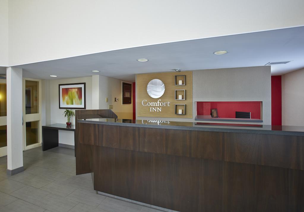 Comfort Inn Kirkland Lake Экстерьер фото