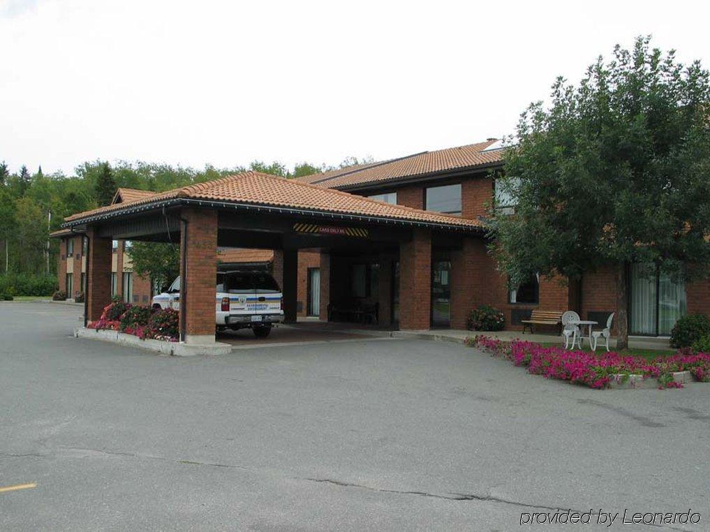 Comfort Inn Kirkland Lake Экстерьер фото