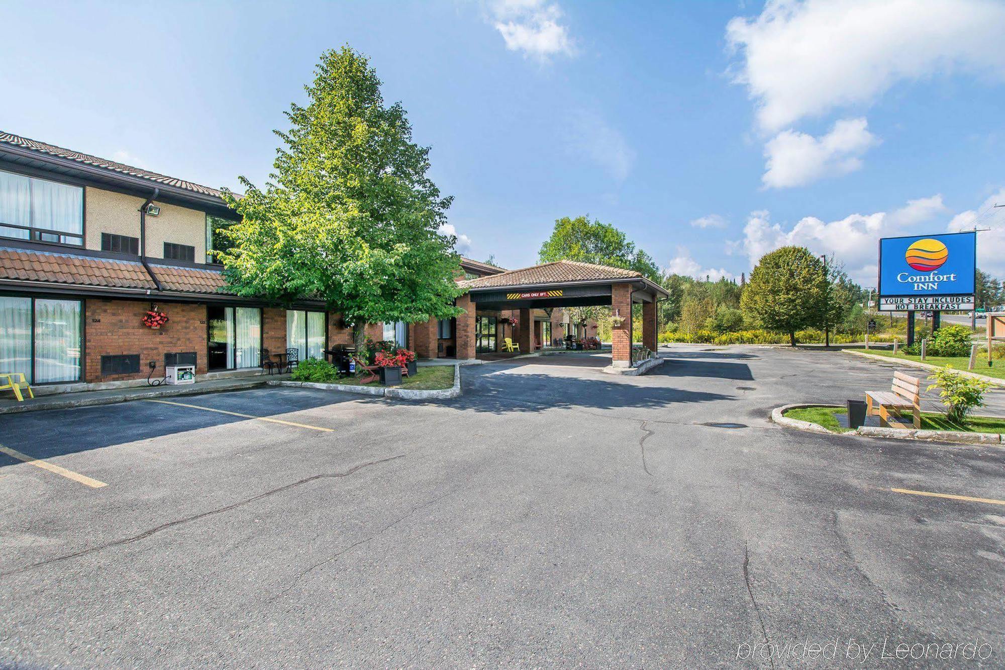 Comfort Inn Kirkland Lake Экстерьер фото