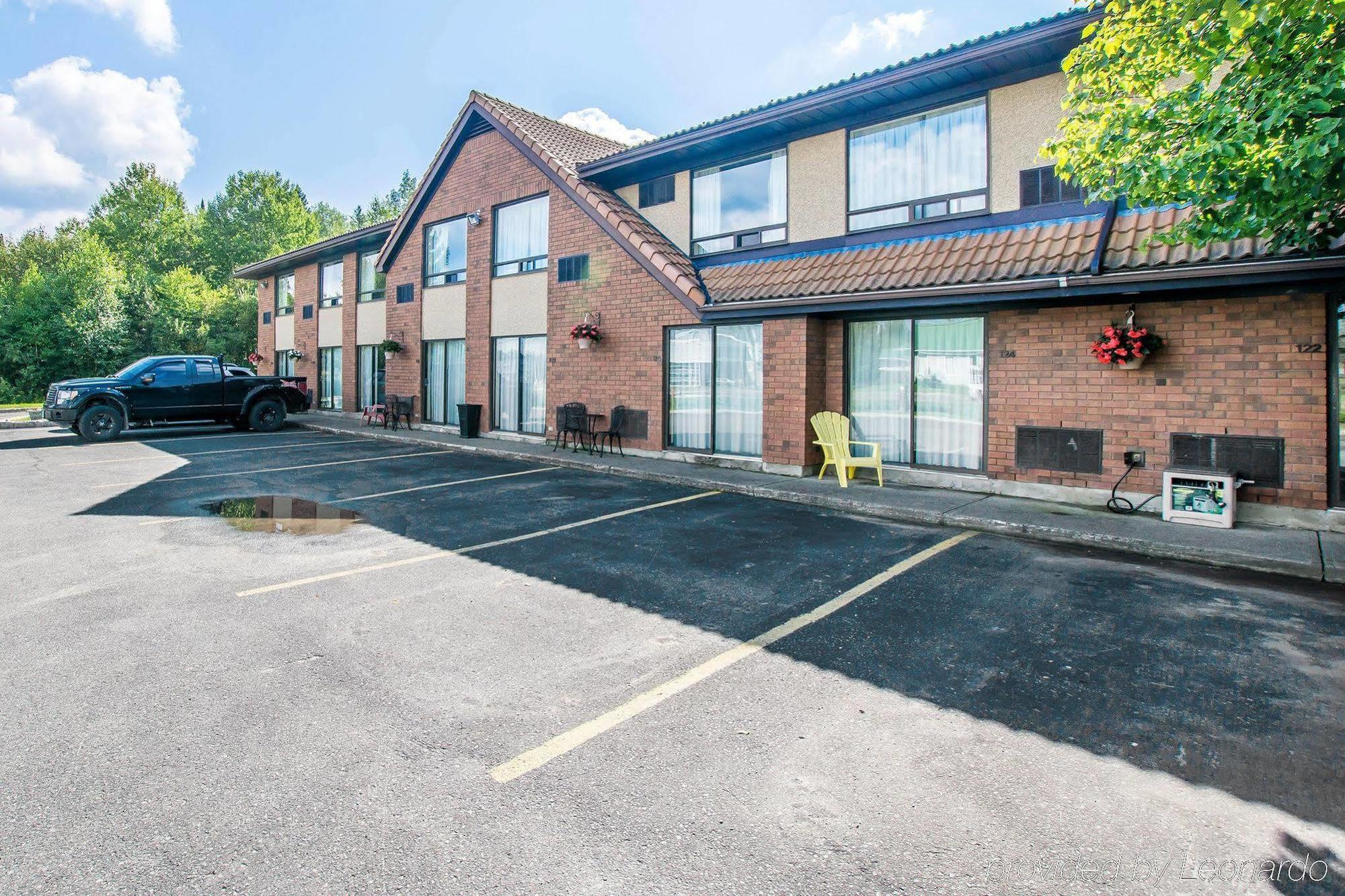 Comfort Inn Kirkland Lake Экстерьер фото