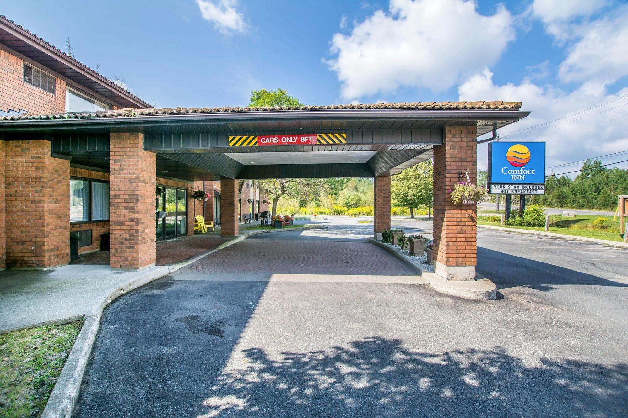 Comfort Inn Kirkland Lake Экстерьер фото