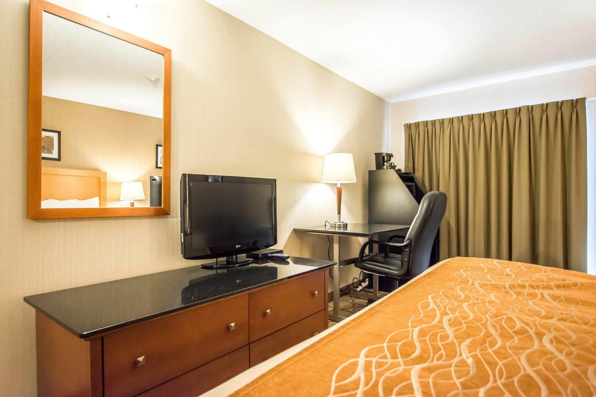 Comfort Inn Kirkland Lake Экстерьер фото