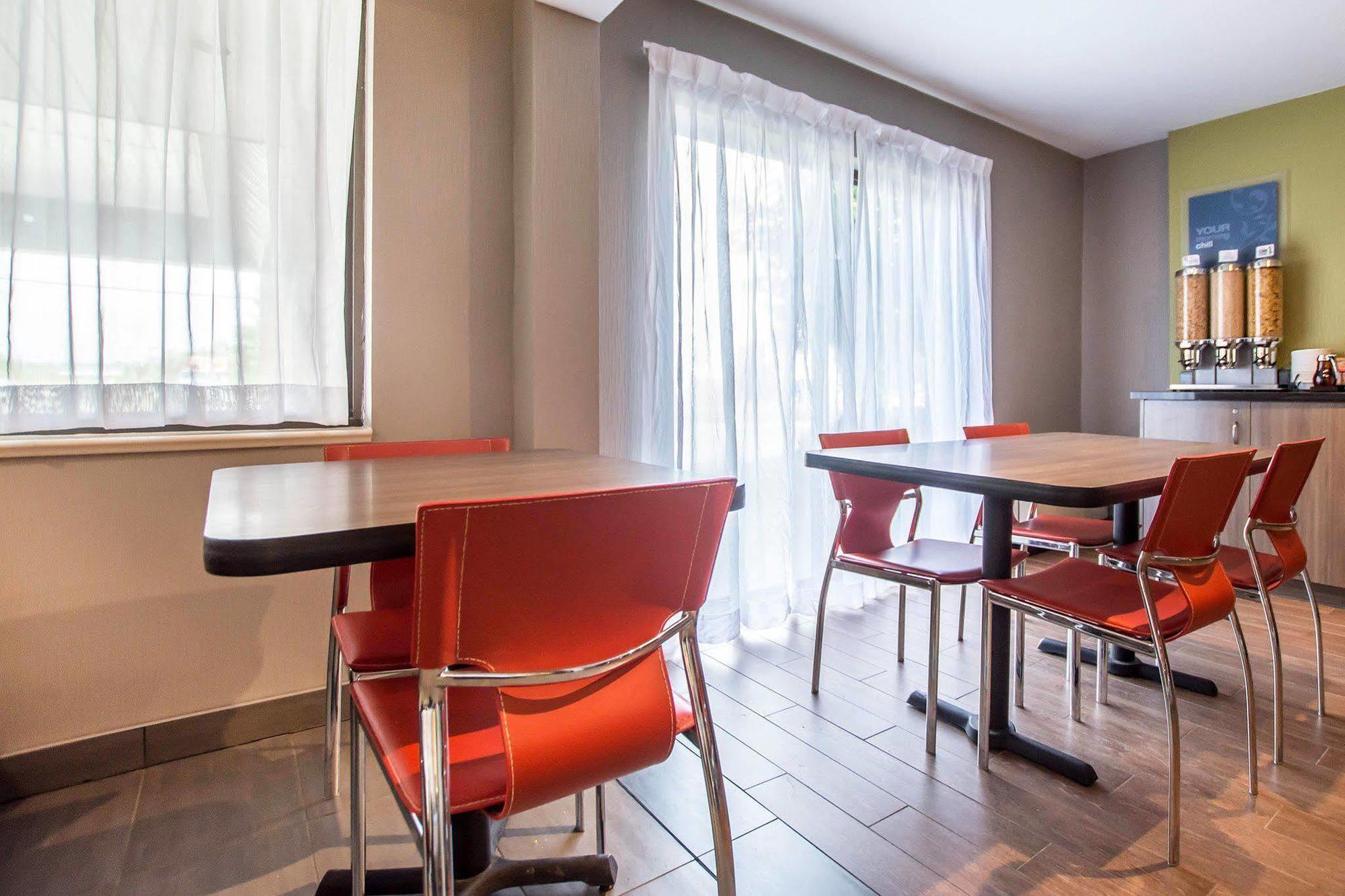 Comfort Inn Kirkland Lake Экстерьер фото